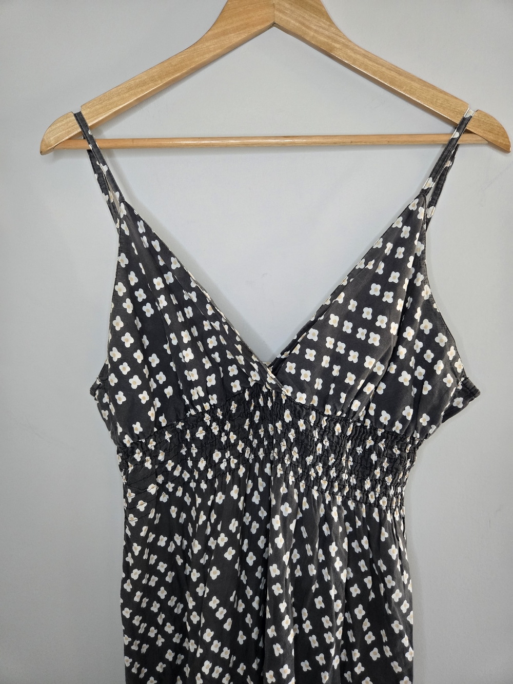 Lan Z vintage floral-print midi sundress, smocked waist and v-neck, 100% cotton - Picture 3 of 7